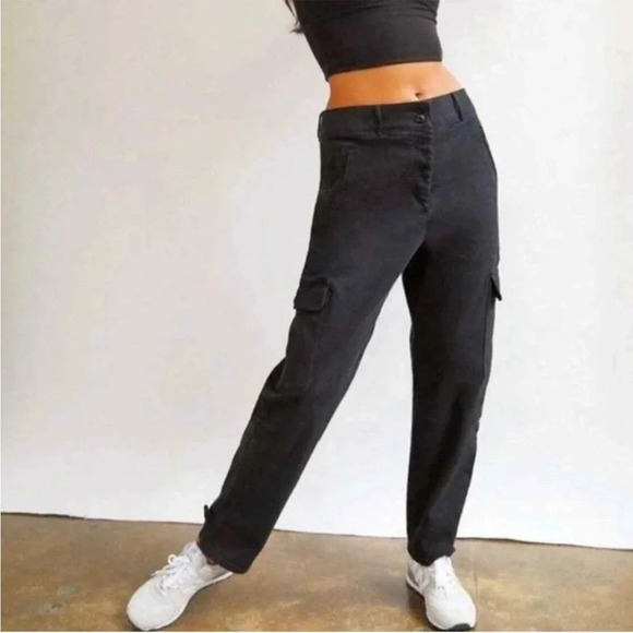 Aritzia Denim - Aritzia Wilfred Free  Black Modern Y2K Cargo Twill High Rise size 12